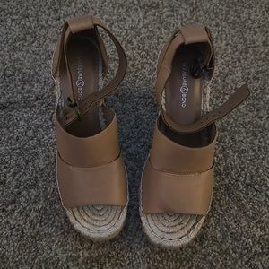 Brown wedges